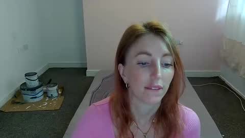 Snapshot of red_firesquirt chatting on 06-06-26, 01:38 Red - online show from 06-06-26, 01:38