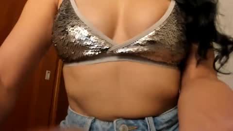 red_flower203 online show from 01-05-25, 01:56