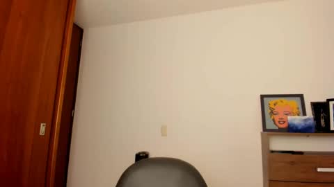 red_flower203 online show from 01-05-25, 04:58