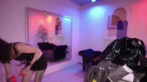 Snapshot of red_moonx chatting on 10-07-25, 11:40 Res Moon online show from 10-07-25, 11:40