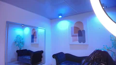 Snapshot of red_moonx chatting on 10-20-25, 11:10 Res Moon online show from 10-20-25, 11:10