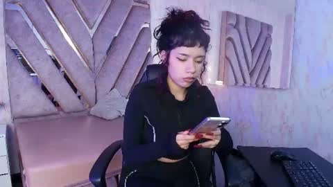 red_pandaa online show from 06-10-26, 03:18