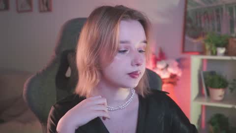 QUEEN OF EVIL online show from 12-16-24, 05:54