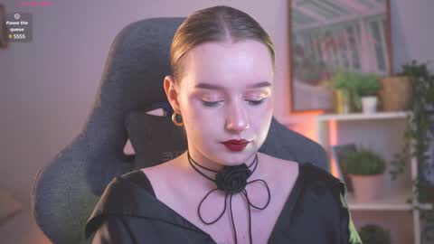 QUEEN OF EVIL online show from 12-19-24, 10:00