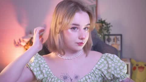 QUEEN OF EVIL online show from 12-26-24, 05:40