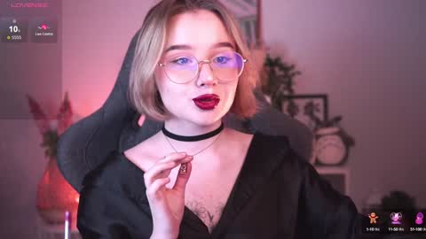 QUEEN OF EVIL online show from 01-17-25, 07:05