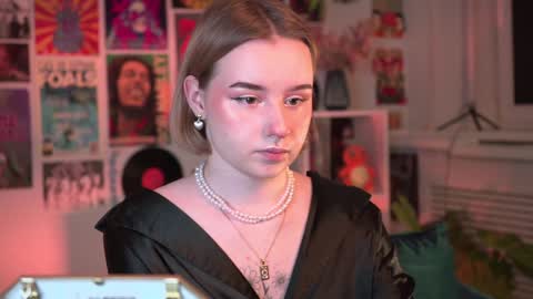 QUEEN OF EVIL online show from 01-19-25, 07:04