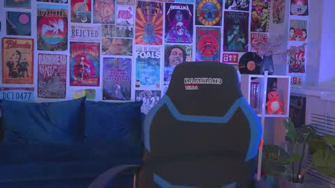 QUEEN OF EVIL online show from 02-24-25, 02:30