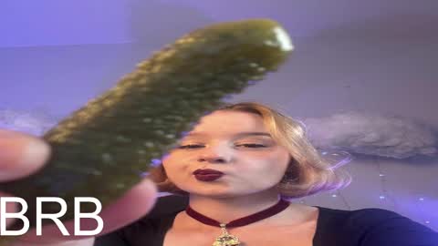 QUEEN OF EVIL online show from 02-26-25, 05:20