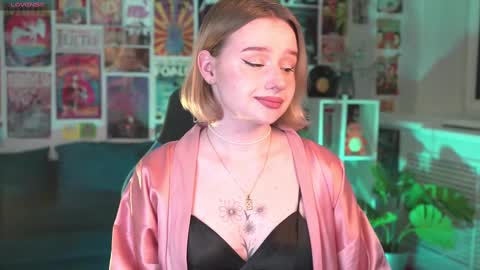 QUEEN OF EVIL online show from 02-27-25, 02:32