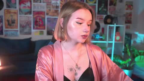 QUEEN OF EVIL online show from 03-03-25, 02:26