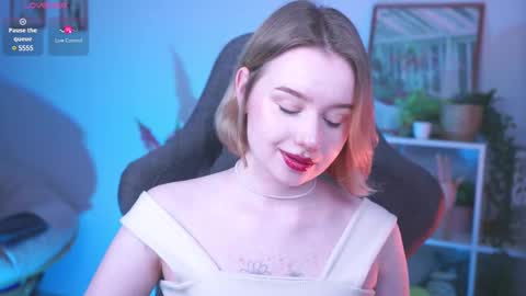 QUEEN OF EVIL online show from 03-11-25, 02:21