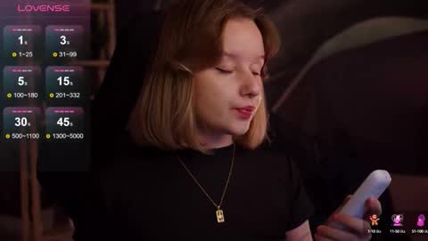 QUEEN OF EVIL online show from 09-20-25, 02:12