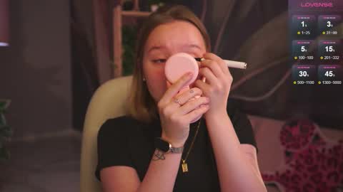 QUEEN OF EVIL online show from 10-04-25, 02:20