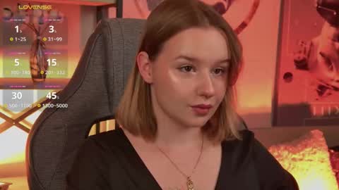 QUEEN OF EVIL online show from 10-25-25, 02:52