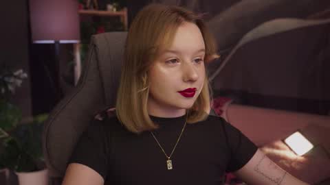 QUEEN OF EVIL online show from 11-08-25, 02:45