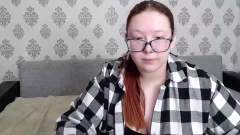 Chloe online show from 10-12-25, 08:24
