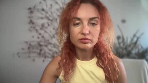 Snapshot of reddgirll chatting on 09-21-25, 01:35 reddgirll online show from 09-21-25, 01:35