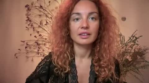 Snapshot of reddgirll chatting on 09-28-25, 11:43 reddgirll online show from 09-28-25, 11:43