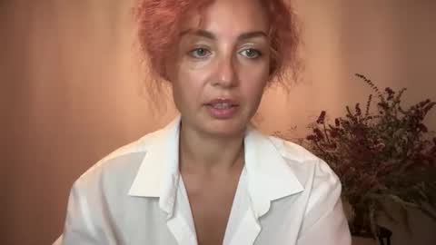 Snapshot of reddgirll chatting on 10-18-25, 06:19 reddgirll online show from 10-18-25, 06:19