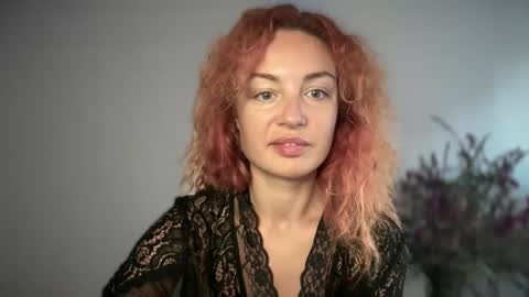 Snapshot of reddgirll chatting on 10-19-25, 07:20 reddgirll online show from 10-19-25, 07:20