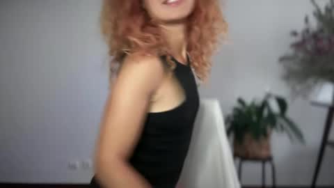 Snapshot of reddgirll chatting on 10-31-25, 08:04 reddgirll online show from 10-31-25, 08:04