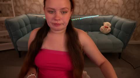 Snapshot of reddoll_ chatting on 05-13-26, 12:57 Lily online show from 05-13-26, 12:57