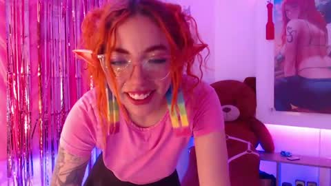 Snapshot of redgirrl_77 chatting on 05-08-26, 11:59 Mere online show from 05-08-26, 11:59