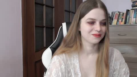 Snapshot of redhead_rabbit chatting on 12-27-24, 03:09 Lily online show from 12-27-24, 03:09