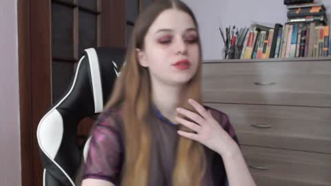 Snapshot of redhead_rabbit chatting on 12-30-24, 03:14 Lily online show from 12-30-24, 03:14