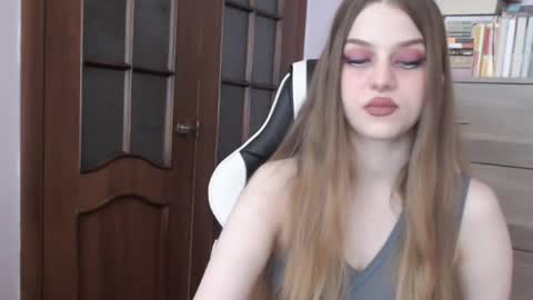 Snapshot of redhead_rabbit chatting on 10-15-25, 02:22 Lily online show from 10-15-25, 02:22