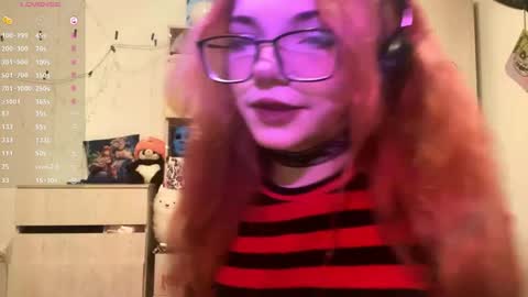 Snapshot of redheadcatxd chatting on 04-22-26, 09:38 Eva online show from 04-22-26, 09:38