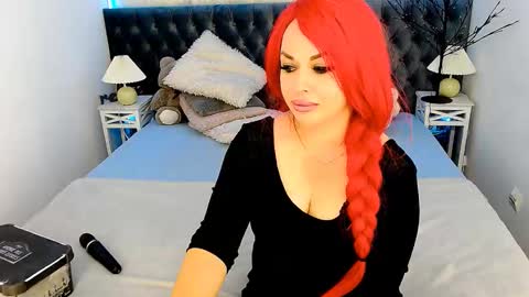 Snapshot of redheadeva chatting on 10-18-25, 05:32 redheadeva online show from 10-18-25, 05:32