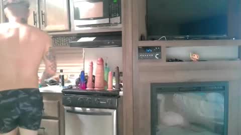 Snapshot of redinthebed chatting on 12-16-24, 08:16 InkedGinger online show from 12-16-24, 08:16