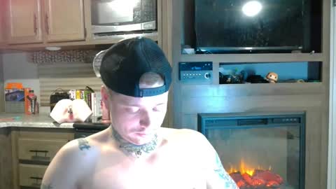 Snapshot of redinthebed chatting on 12-31-24, 01:26 InkedGinger online show from 12-31-24, 01:26