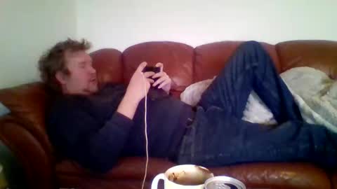 Snapshot of redlols chatting on 11-08-25, 11:32 redlols online show from 11-08-25, 11:32