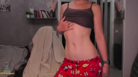 Stephanie online show from 05-26-26, 03:41