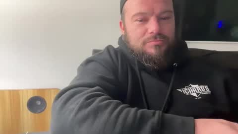 Snapshot of redrover69420 chatting on 10-25-25, 11:32 redrover69420 online show from 10-25-25, 11:32