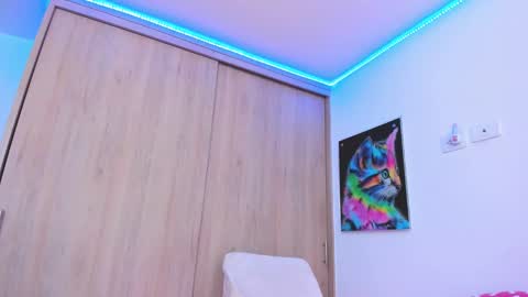 redski77 online show from 02-23-25, 09:22