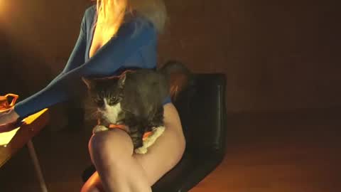 Red online show from 02-16-25, 05:15