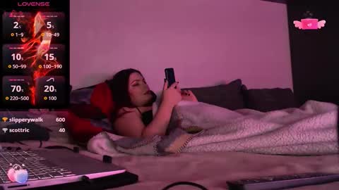 Snapshot of redyari chatting on 03-08-26, 02:04 Red online show from 03-08-26, 02:04