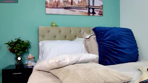 Yanella online show from 10-24-25, 09:00