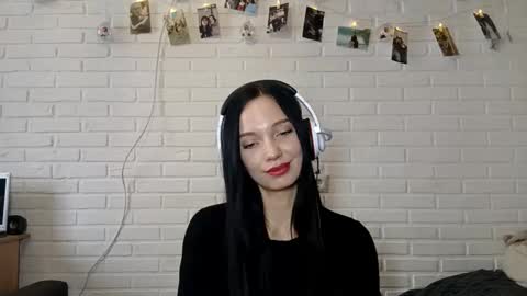 Snapshot of refugiorobey chatting on 03-21-26, 08:30 Mia online show from 03-21-26, 08:30