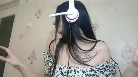 Snapshot of refugiorobey chatting on 03-27-26, 08:26 Mia online show from 03-27-26, 08:26