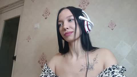 Snapshot of refugiorobey chatting on 03-28-26, 08:14 Mia online show from 03-28-26, 08:14
