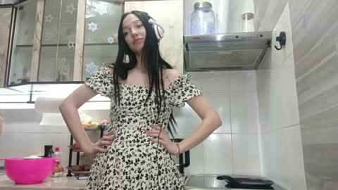 Snapshot of refugiorobey chatting on 03-31-26, 08:48 Mia online show from 03-31-26, 08:48