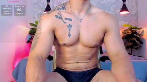 Snapshot of regan_pearson chatting on 10-12-25, 01:04 Regan online show from 10-12-25, 01:04