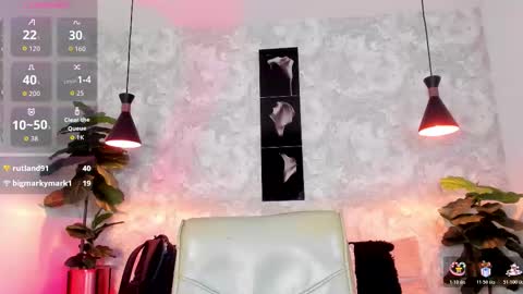 Snapshot of regan_pearson chatting on 11-13-25, 01:15 Regan online show from 11-13-25, 01:15