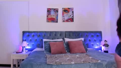 Regina online show from 11-25-25, 01:00