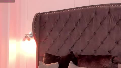 Snapshot of regina_noctixx chatting on 03-18-26, 10:13 Regina online show from 03-18-26, 10:13